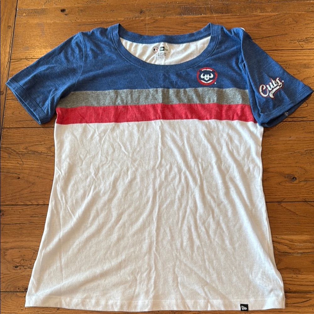 Cubs MLB  Blue and Red Striped Retro T-Shirt Women’s Large